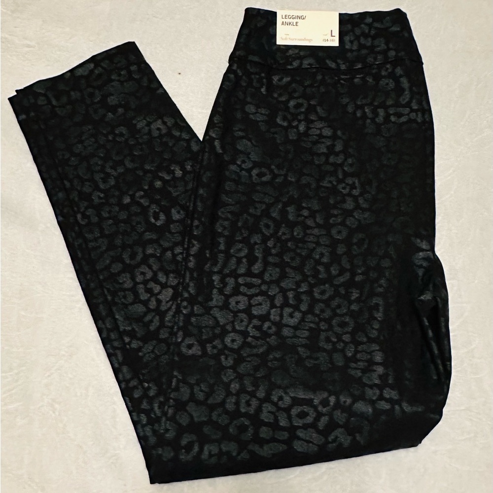 NWT black/black pull-on pants